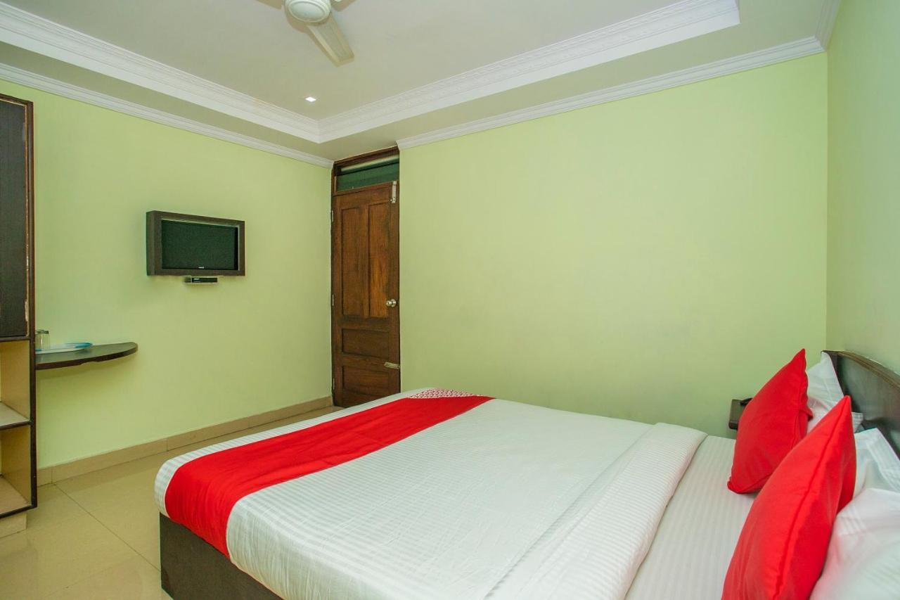 Oyo 25121 Bns Lodge Bangalore Exterior photo