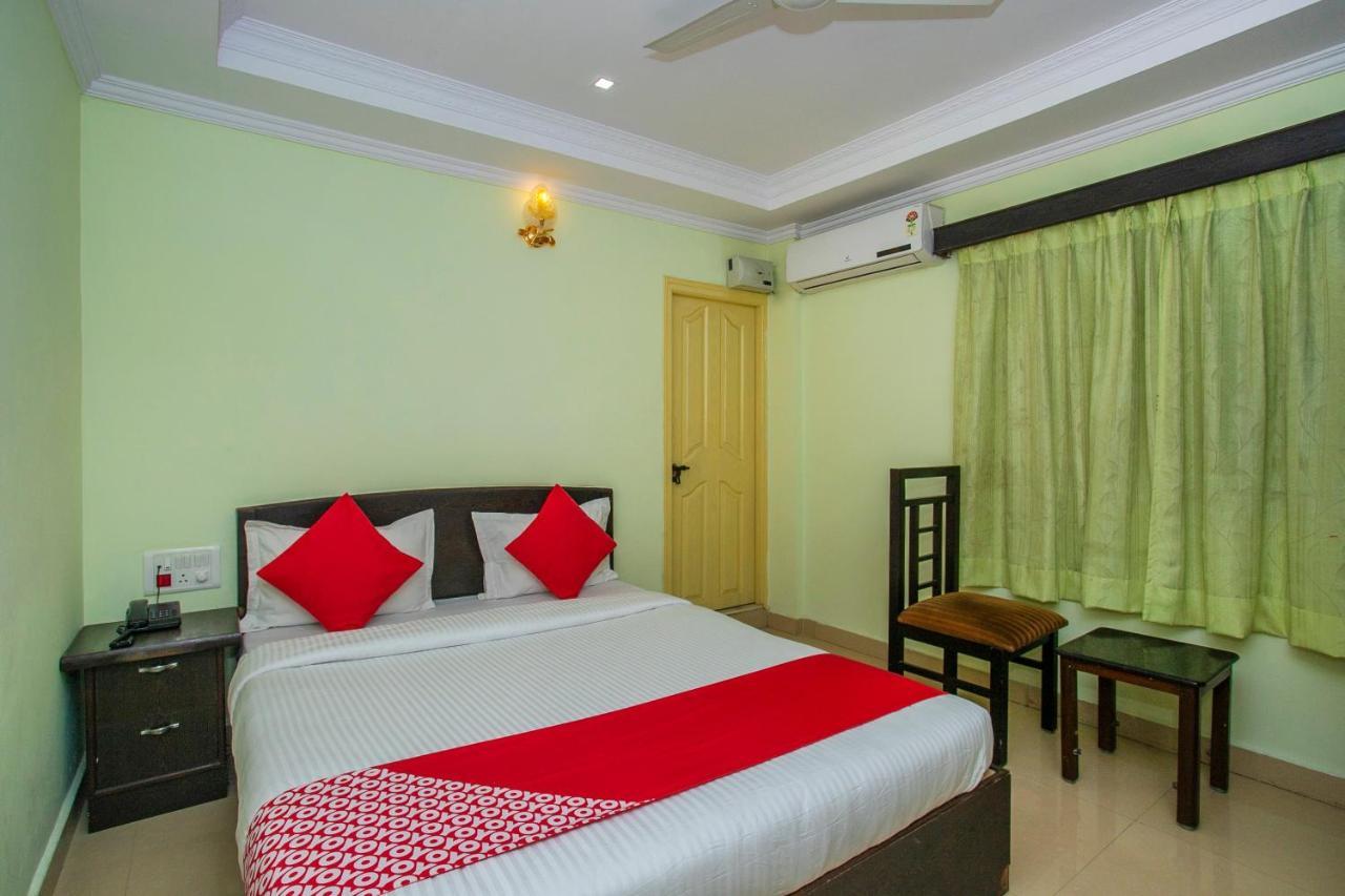 Oyo 25121 Bns Lodge Bangalore Exterior photo