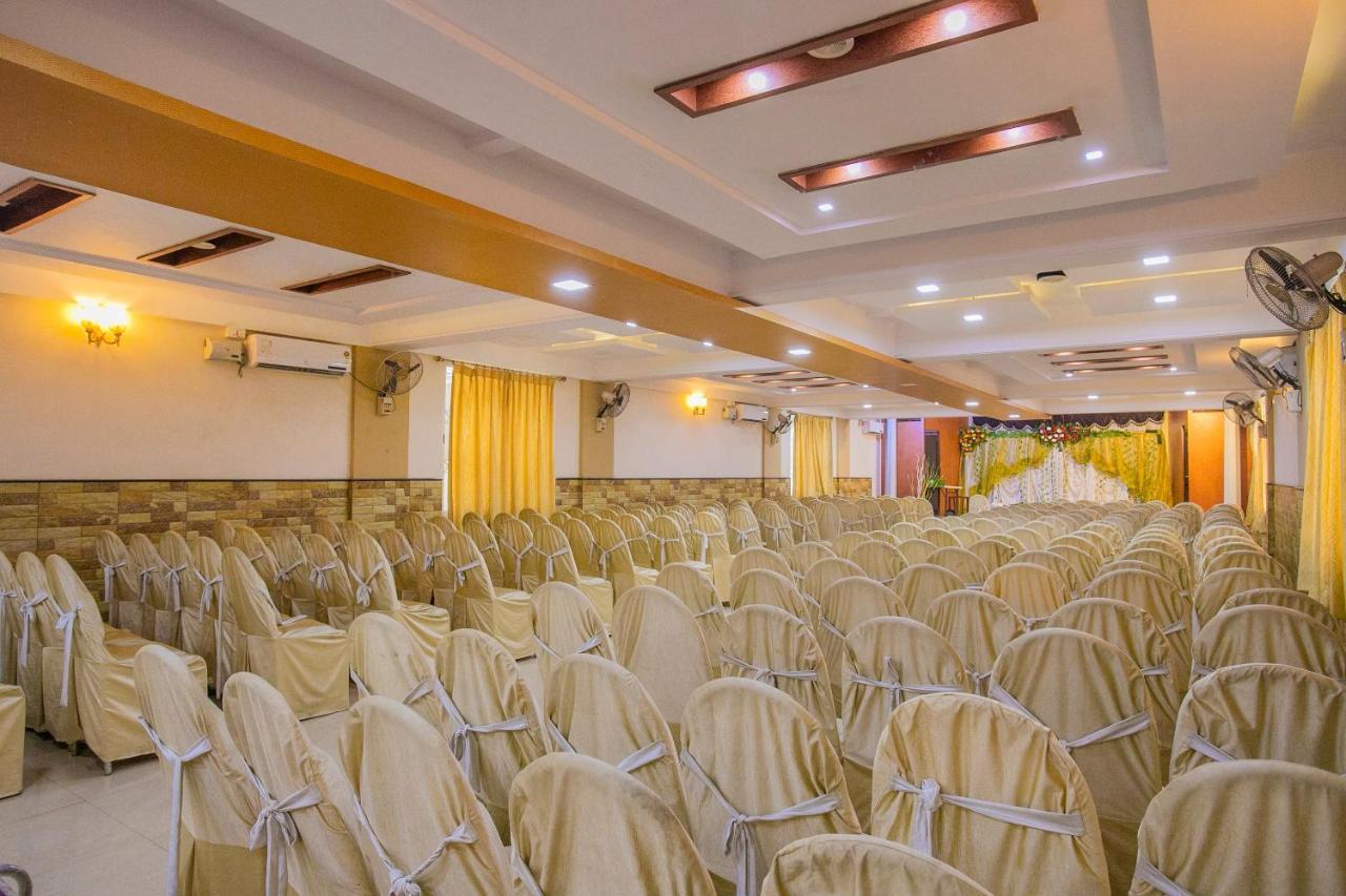 Oyo 25121 Bns Lodge Bangalore Exterior photo