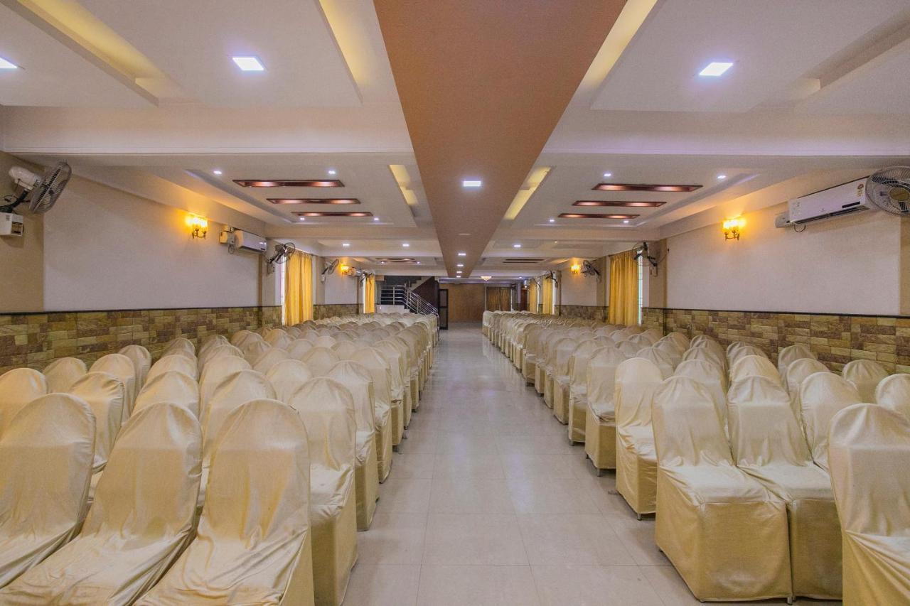 Oyo 25121 Bns Lodge Bangalore Exterior photo