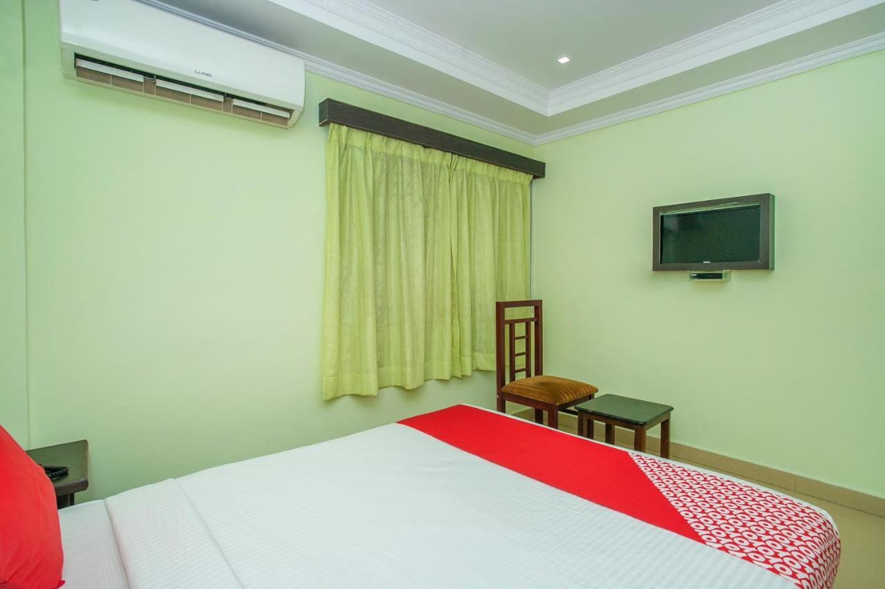 Oyo 25121 Bns Lodge Bangalore Exterior photo
